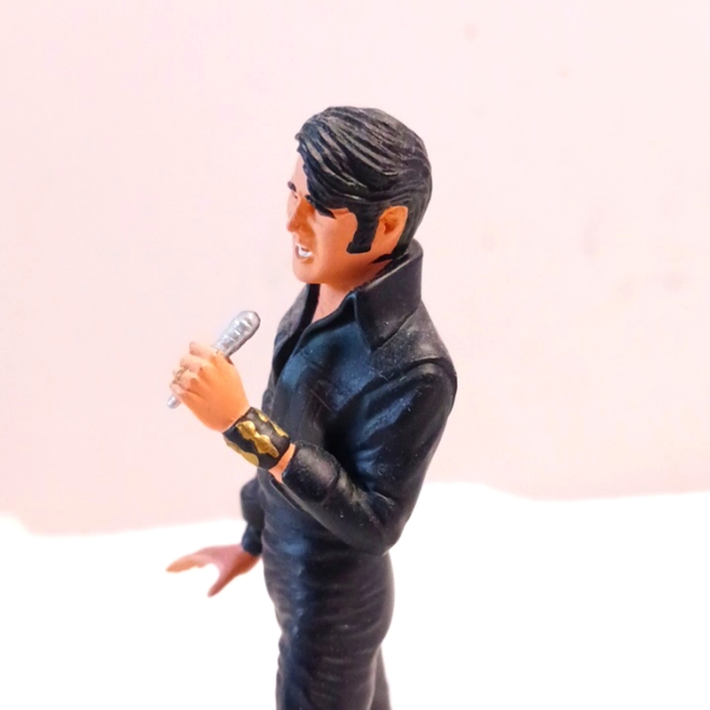 ELVIS PRESLEY The Art Of Sport Collectable Figurine 👑 Limited Edition - Picture 3 of 12
